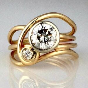 Elegant Gold Diamond Ring